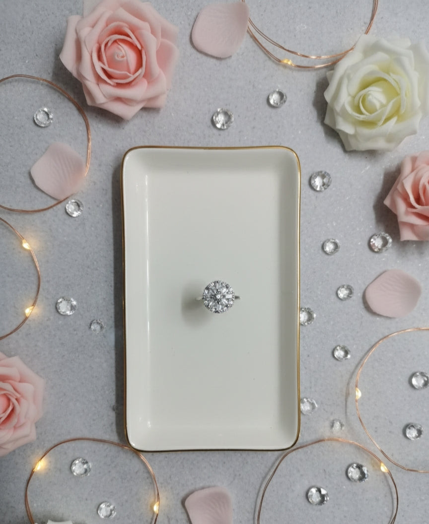 American diamond studded round shaped ring