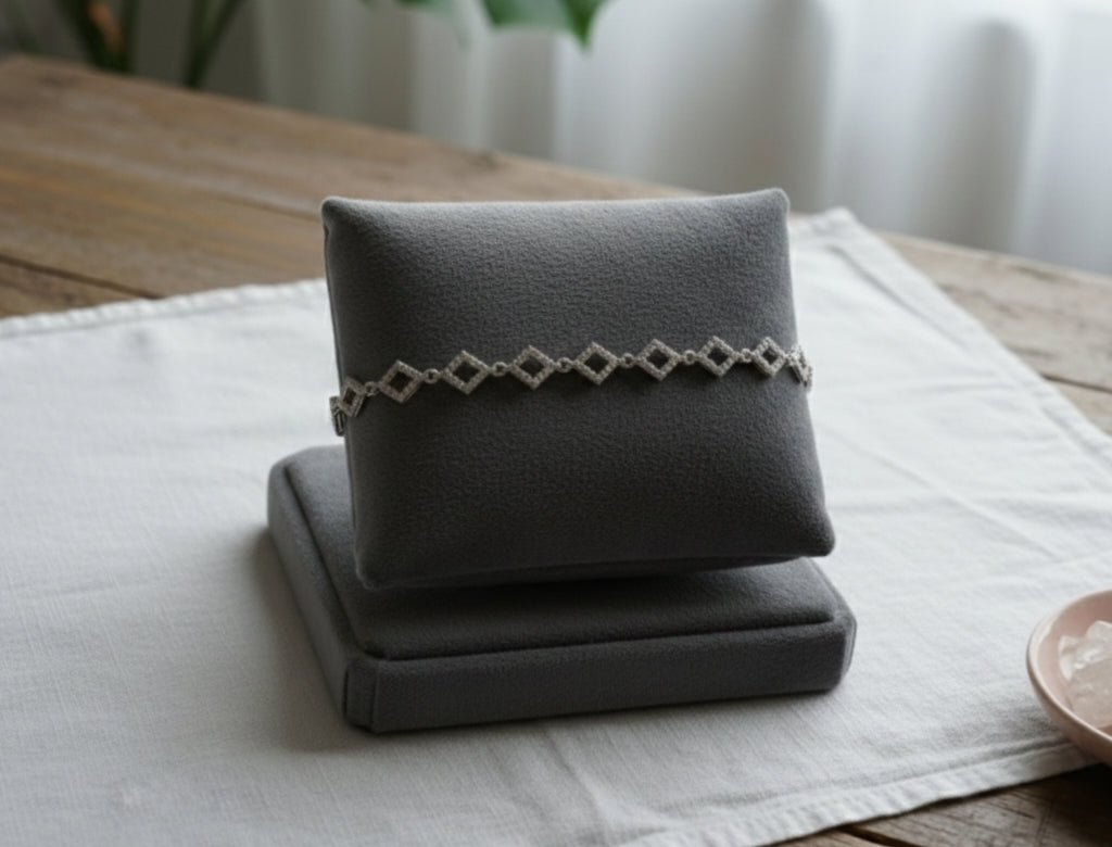 Chain bracelete for daily wear